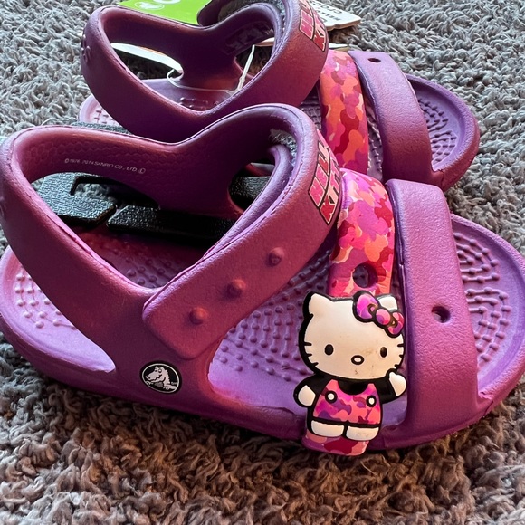 Crocs Toddler Girls Keeley Sandals Hello Kitty Purple - Size C4 - Picture 3 of 4
